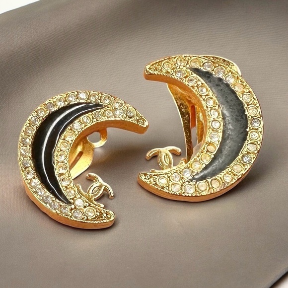 RARE Authentic CHANEL Gold & Black Crystal Crescent Moon CC Clip On Earrings - Picture 1 of 16
